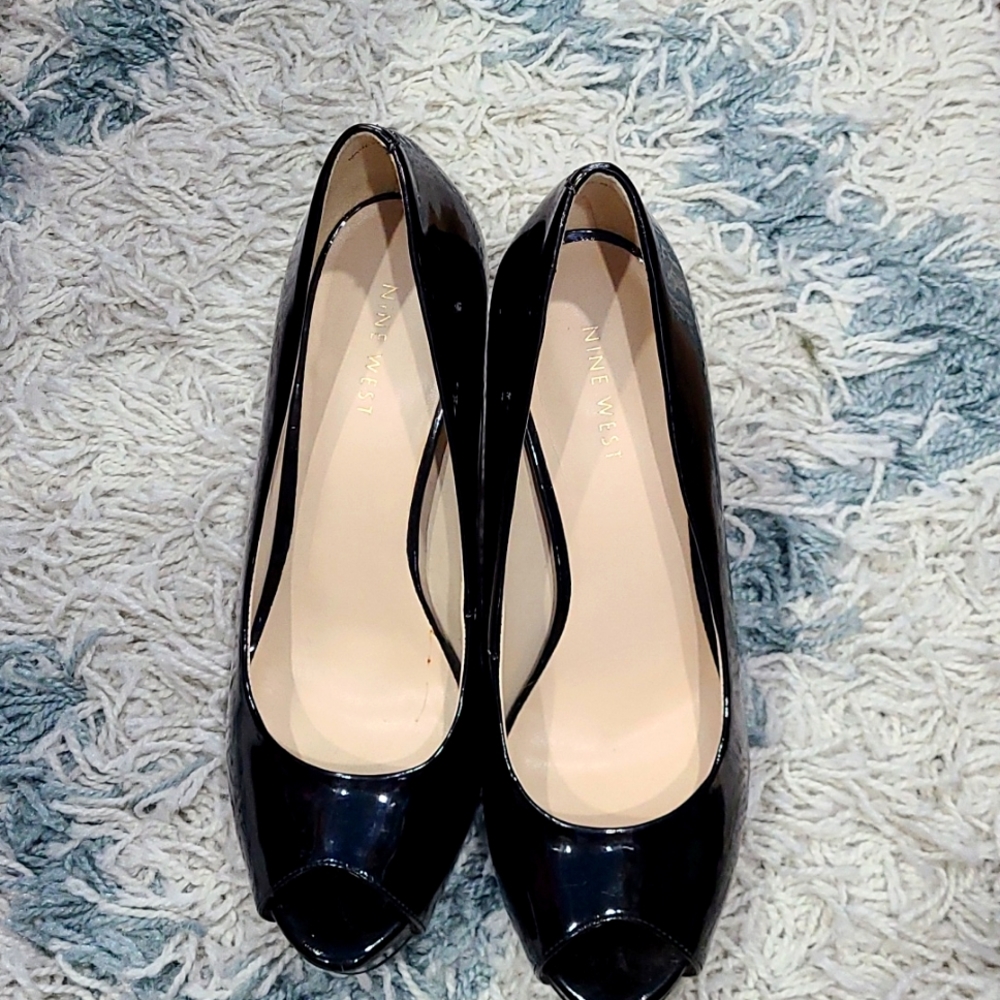 Black Nine West Pump wore once